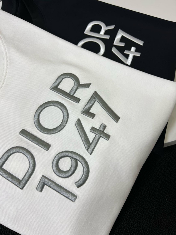 ブランドTシャツ着用イメージ